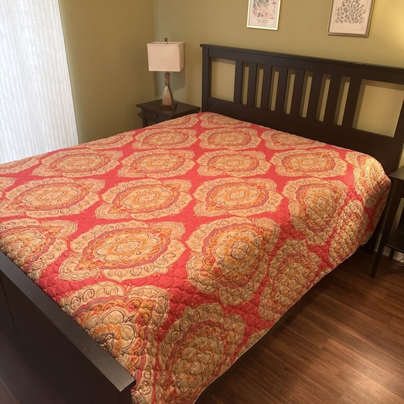Modern Southern Home Queen Quilt Bedspread 90x90 Reversible Colorful Bright - Picture 1 of 8
